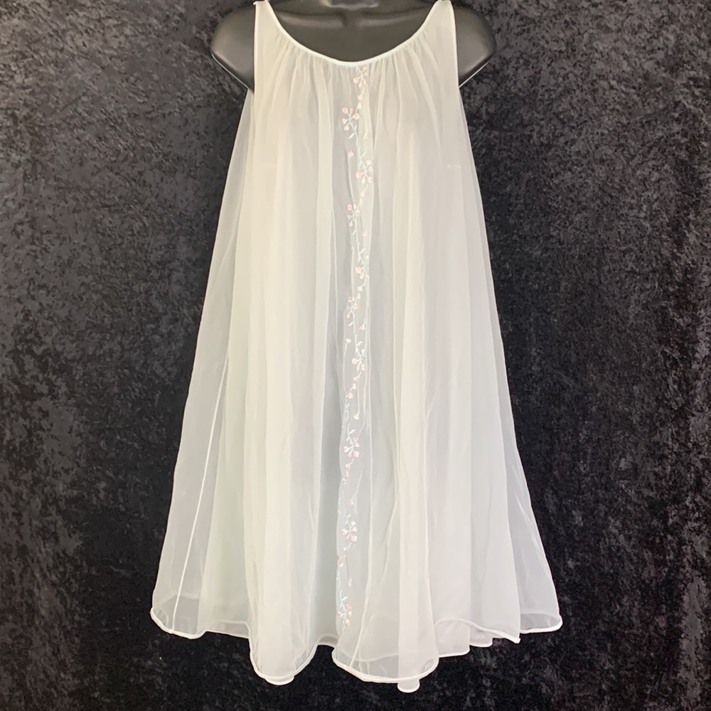 Vintage Vanity Fair Pale Blue Nylon Sheer Short Nightgown Sz S - Picture 1 of 8